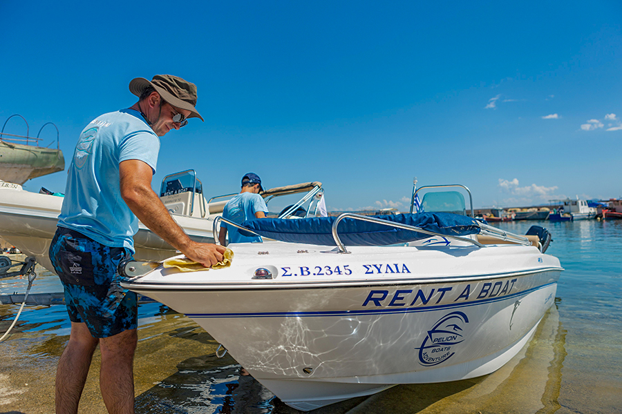boat-preparation-pelion