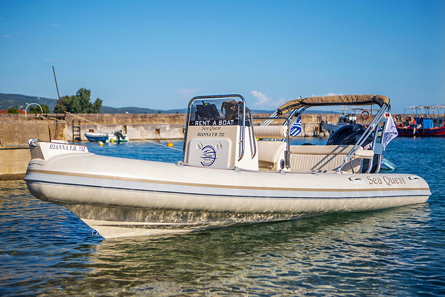 seaquest-boat-side-view